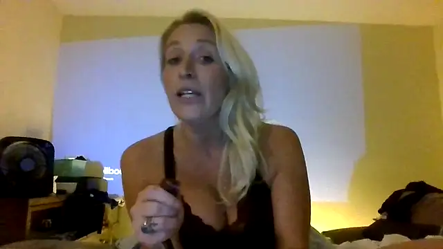 Snapshot of JemTastic chatting on 10/01/25, 05:46 JemTastic online show from 10/01/25, 05:46