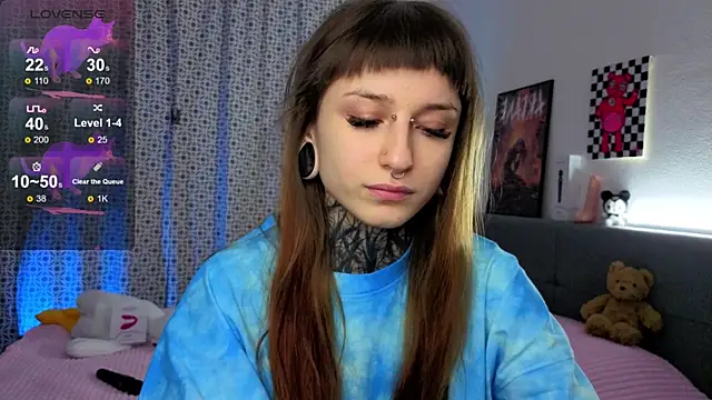 LilithPoison online show from 11/28/25, 06:10