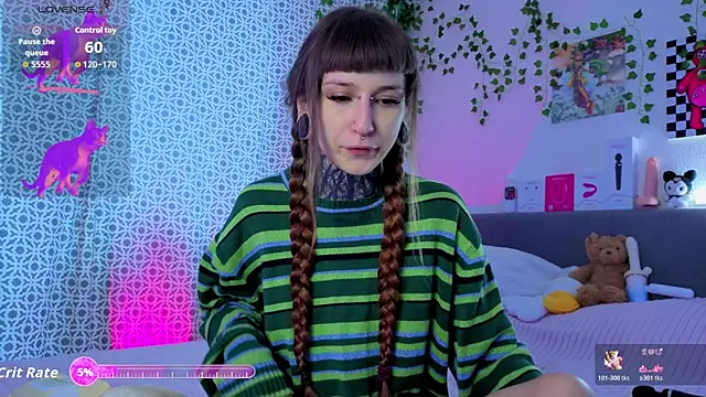 Snapshot of LilithPoison chatting on 05/28/26, 02:42 LilithPoison online show from 05/28/26, 02:42
