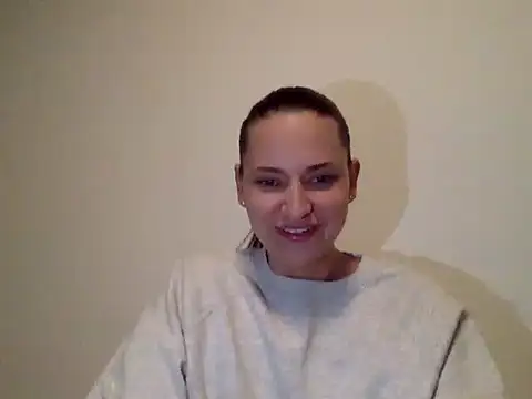 Snapshot of Ysolveni chatting on 10/31/25, 11:06 Ysolveni online show from 10/31/25, 11:06