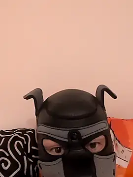 Snapshot of cruiserpup chatting on 12/14/25, 05:18 cruiserpup online show from 12/14/25, 05:18