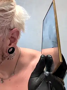 Snapshot of cruiserpup chatting on 12/21/25, 10:11 cruiserpup online show from 12/21/25, 10:11