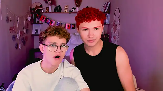 Snapshot of NathanCurl chatting on 10/28/25, 10:19 NathanCurl online show from 10/28/25, 10:19