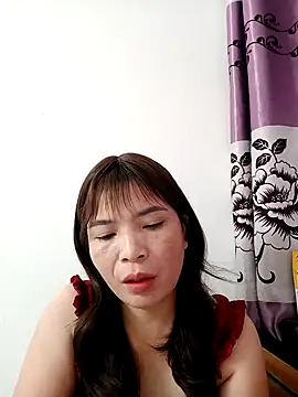 Snapshot of Livelulu chatting on 10/25/25, 04:09 Livelulu online show from 10/25/25, 04:09