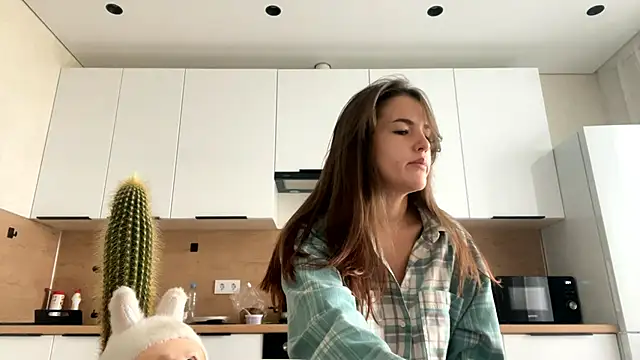 Snapshot of FavorLeila chatting on 09/20/25, 09:10 FavorLeila online show from 09/20/25, 09:10