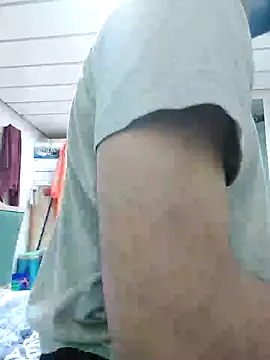 Snapshot of Alecumload chatting on 09/18/25, 02:02 Alecumload online show from 09/18/25, 02:02