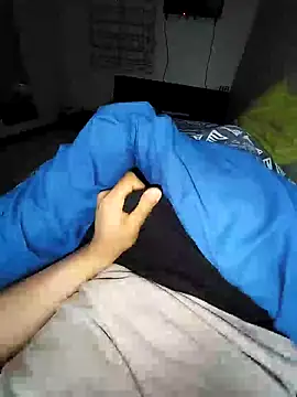 Snapshot of Alecumload chatting on 09/21/25, 02:24 Alecumload online show from 09/21/25, 02:24