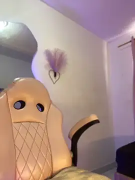 Mia royal online show from 04/20/26, 07:15