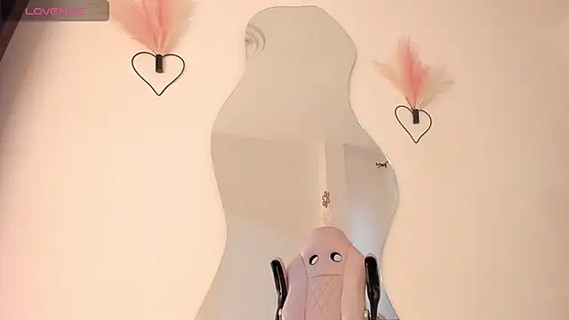 Mia royal online show from 05/06/26, 12:10