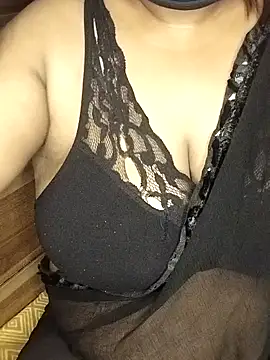 Snapshot of Chubby_bhabhi_ chatting on 10/15/25, 03:23 Chubby bhabhi online show from 10/15/25, 03:23