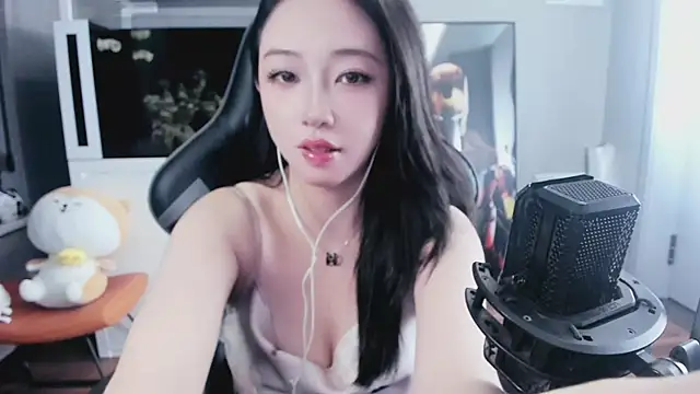 Snapshot of Keke-Bai chatting on 09/29/25, 01:49 Keke-Bai online show from 09/29/25, 01:49