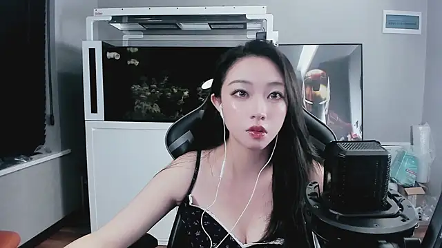 Snapshot of Keke-Bai chatting on 09/30/25, 01:16 Keke-Bai online show from 09/30/25, 01:16