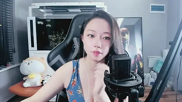 Snapshot of Keke-Bai chatting on 10/04/25, 01:09 Keke-Bai online show from 10/04/25, 01:09