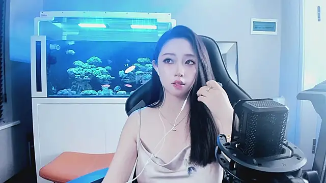 Snapshot of Keke-Bai chatting on 10/07/25, 11:29 Keke-Bai online show from 10/07/25, 11:29