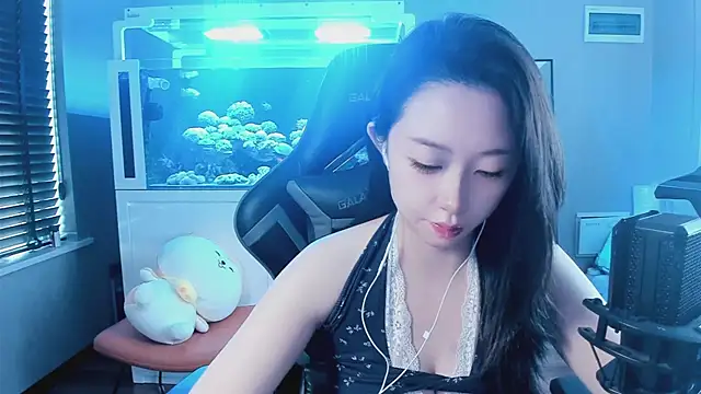 Snapshot of Keke-Bai chatting on 10/10/25, 09:41 Keke-Bai online show from 10/10/25, 09:41