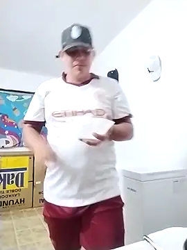 Snapshot of Alex_man23 chatting on 10/22/25, 05:30 Alex man23 online show from 10/22/25, 05:30