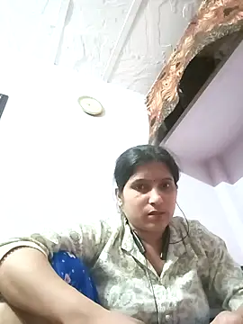 Snapshot of aliya-jaan71 chatting on 04/20/26, 04:21 aliya-jaan71 online show from 04/20/26, 04:21