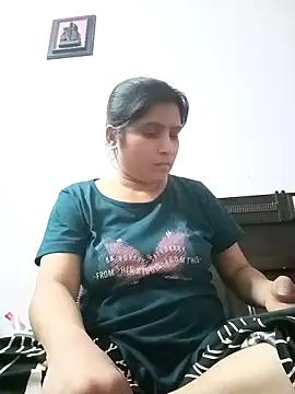 Snapshot of aliya-jaan71 chatting on 04/23/26, 02:41 aliya-jaan71 online show from 04/23/26, 02:41