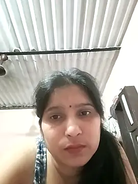 Snapshot of aliya-jaan71 chatting on 05/03/26, 08:37 aliya-jaan71 online show from 05/03/26, 08:37