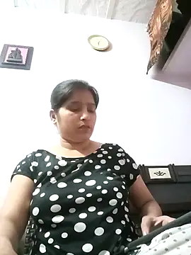 Snapshot of aliya-jaan71 chatting on 05/11/26, 12:33 aliya-jaan71 online show from 05/11/26, 12:33