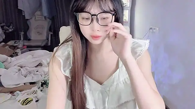 Snapshot of Akong11 chatting on 07/06/26, 02:14 Akong11 online show from 07/06/26, 02:14