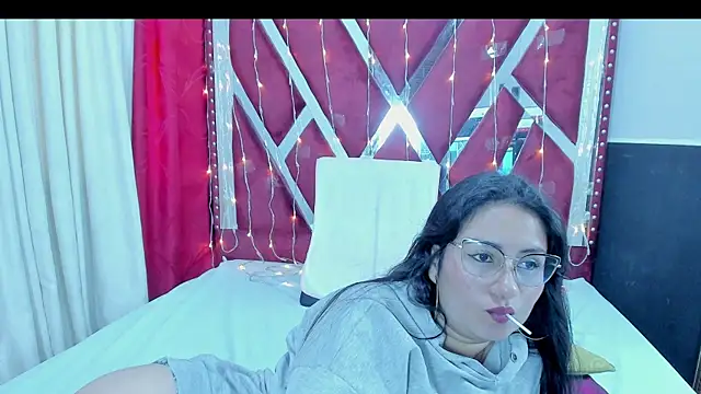 Luna021 1 online show from 11/23/25, 12:05