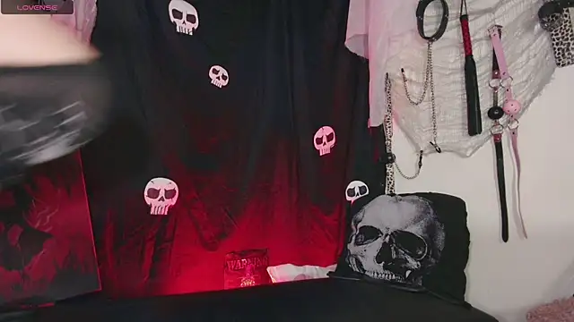 agathaaiko6 online show from 11/15/25, 12:52