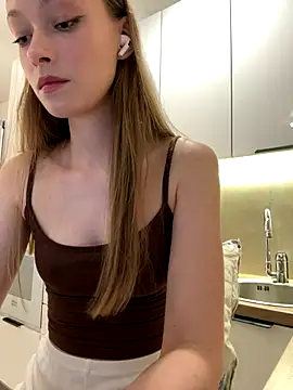 FriendlyFire 18 online show from 09/25/25, 05:27