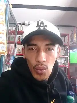 Snapshot of D13gomez chatting on 06/30/26, 05:03 D13gomez online show from 06/30/26, 05:03