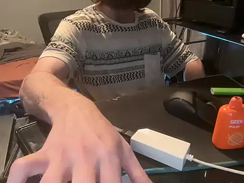 royalty13m online show from 10/06/25, 08:23
