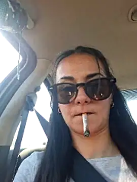 Lauraxxsteen online show from 05/23/26, 03:05