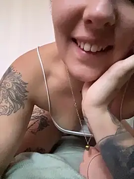 Snapshot of anonyme_hot47 chatting on 11/16/25, 03:28 anonyme hot47 online show from 11/16/25, 03:28