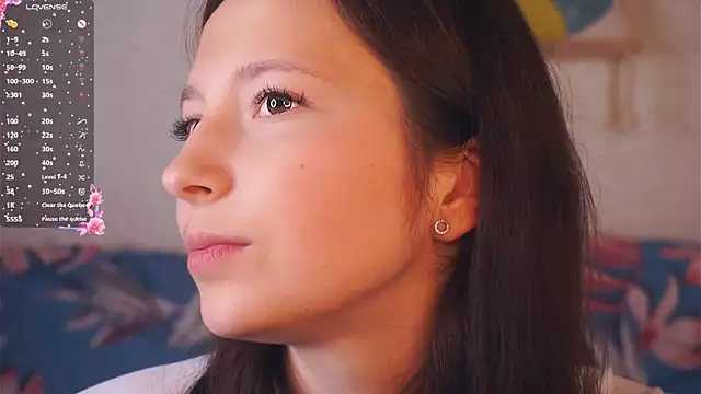 GabrielleLynchard online show from 10/26/25, 07:20