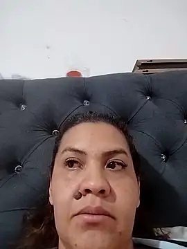 LaraStons online show from 10/01/25, 06:36