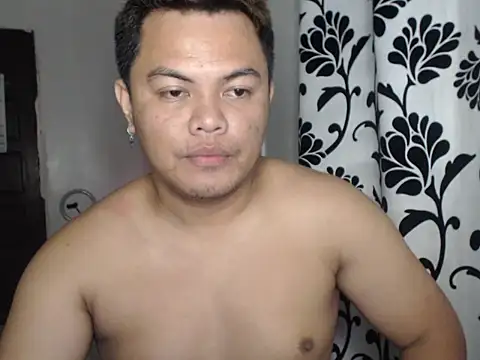 Snapshot of Gayasianzowe chatting on 10/08/25, 05:49 Gayasianzowe online show from 10/08/25, 05:49