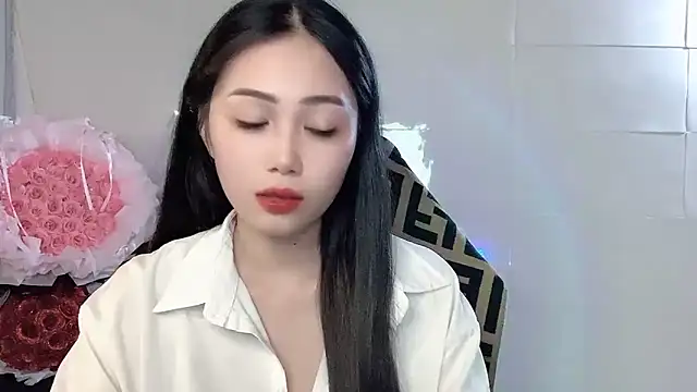 Lyly4757 online show from 10/28/25, 09:35