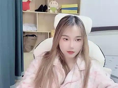 W-Sunflower online show from 11/24/25, 02:06