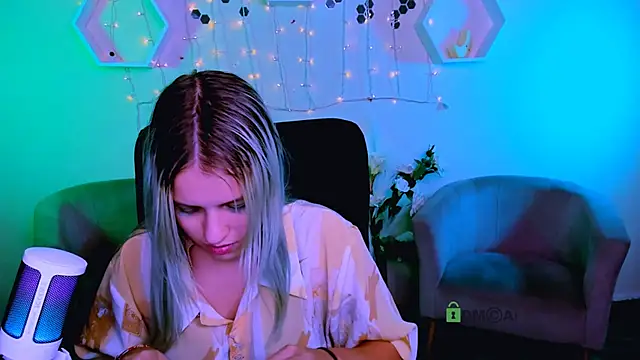 kaela spell  online show from 11/15/25, 01:14