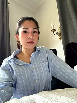 ZoeyJohnson online show from 11/06/25, 01:39