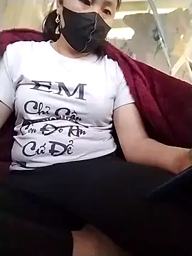 Snapshot of Emmyly_123 chatting on 01/13/26, 05:35 Emmyly 123 online show from 01/13/26, 05:35