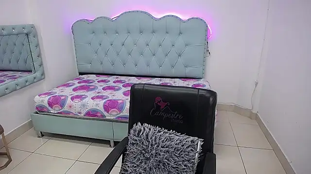 Cordelia Perlman online show from 10/30/25, 01:12