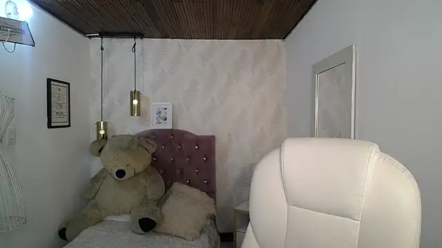 alllyson  online show from 12/20/25, 08:27