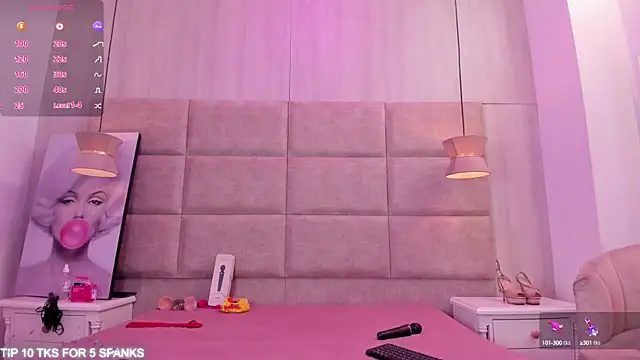 Snapshot of ChantalBlaiir chatting on 09/25/25, 10:24 ChantalBlaiir online show from 09/25/25, 10:24