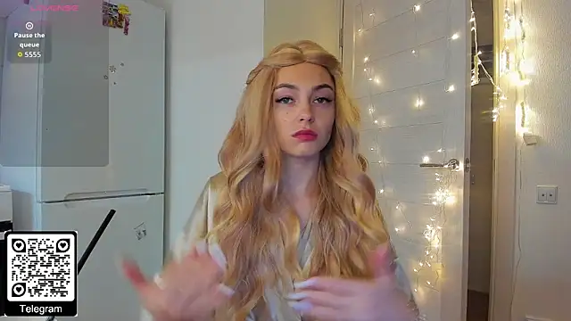 KristenHarrington online show from 12/18/25, 01:17