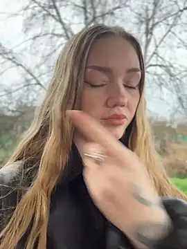 MilaMoone online show from 04/03/26, 12:36