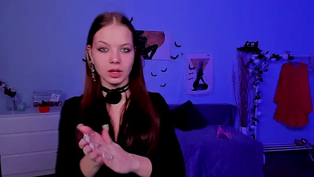 BetsyKiss online show from 10/30/25, 05:13