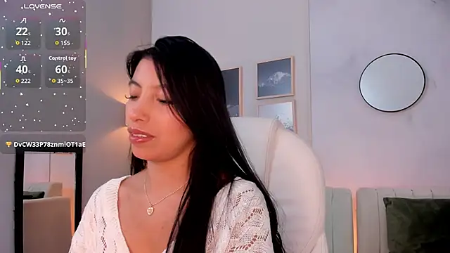 Tiffany Low online show from 11/22/25, 01:54