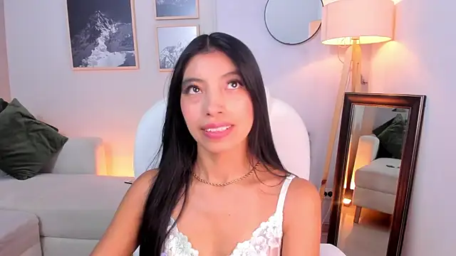 Tiffany Low online show from 04/06/26, 01:34