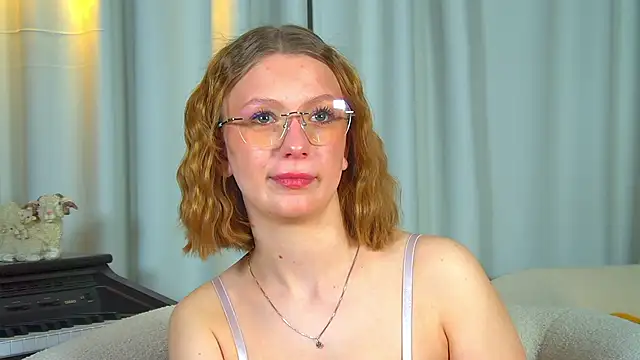 BeatriceBinoche online show from 04/08/26, 06:41