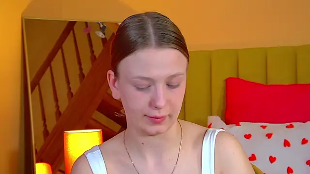 BeatriceBinoche online show from 04/15/26, 07:32